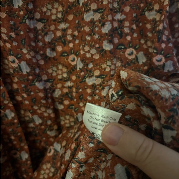 Tuckernuck Burgundy Floral Blouse - Picture 6 of 7